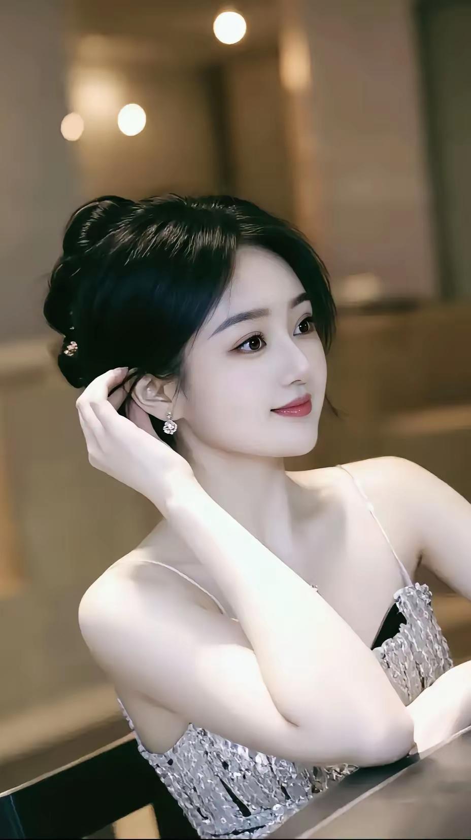 燥热夏天瞬间清爽，绝美白富美驾到！