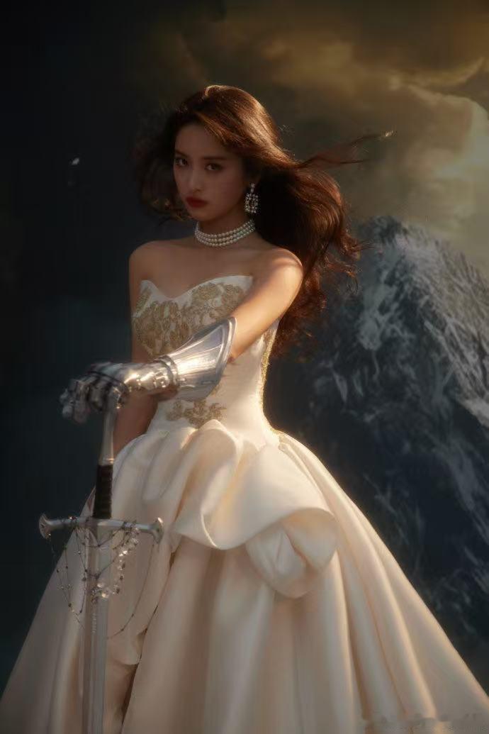 沈月是公主也是自己的骑士既有公主的柔美气质，又有骑士的独立担当，这样的她鲜活