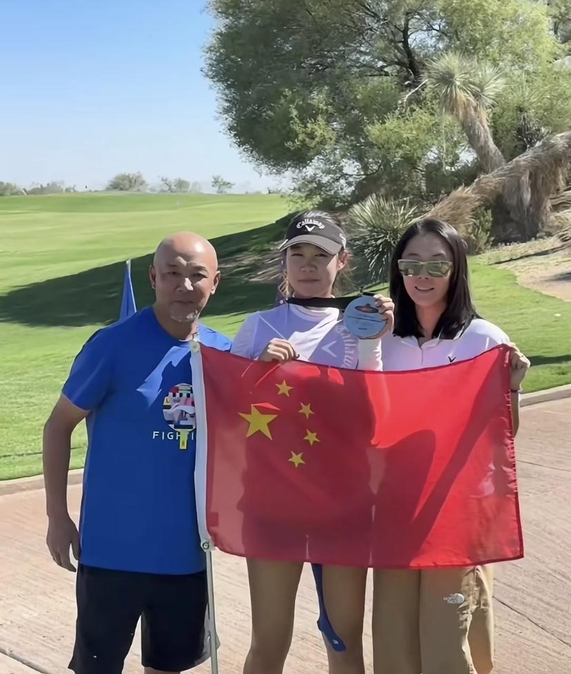 新鲜的肖指回国了！结束卡塔尔多哈世锦赛后，肖指导马不停蹄地飞赴美国，全心