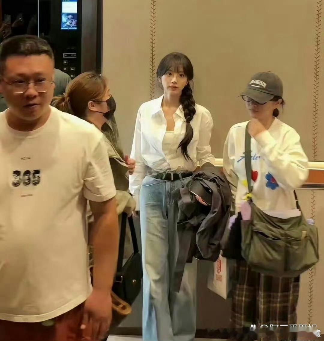 田曦薇什么时候变的这么高大了呢？田曦薇不是韩女降临是中女降临