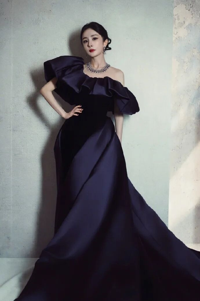 杨幂工作室怒怼微博之夜：座位安排出错，主办方道歉称粘贴失误