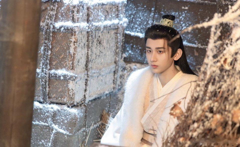 成毅好适合演黑心芝麻馅的白玉团子，悬疑剧里的幕后推手：校园里的乖乖班长，永远带