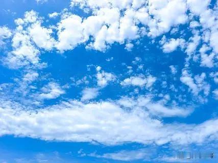 🌤晴日治愈蓝天🌇梦幻粉紫晚霞🌌震撼银河星空你更喜欢