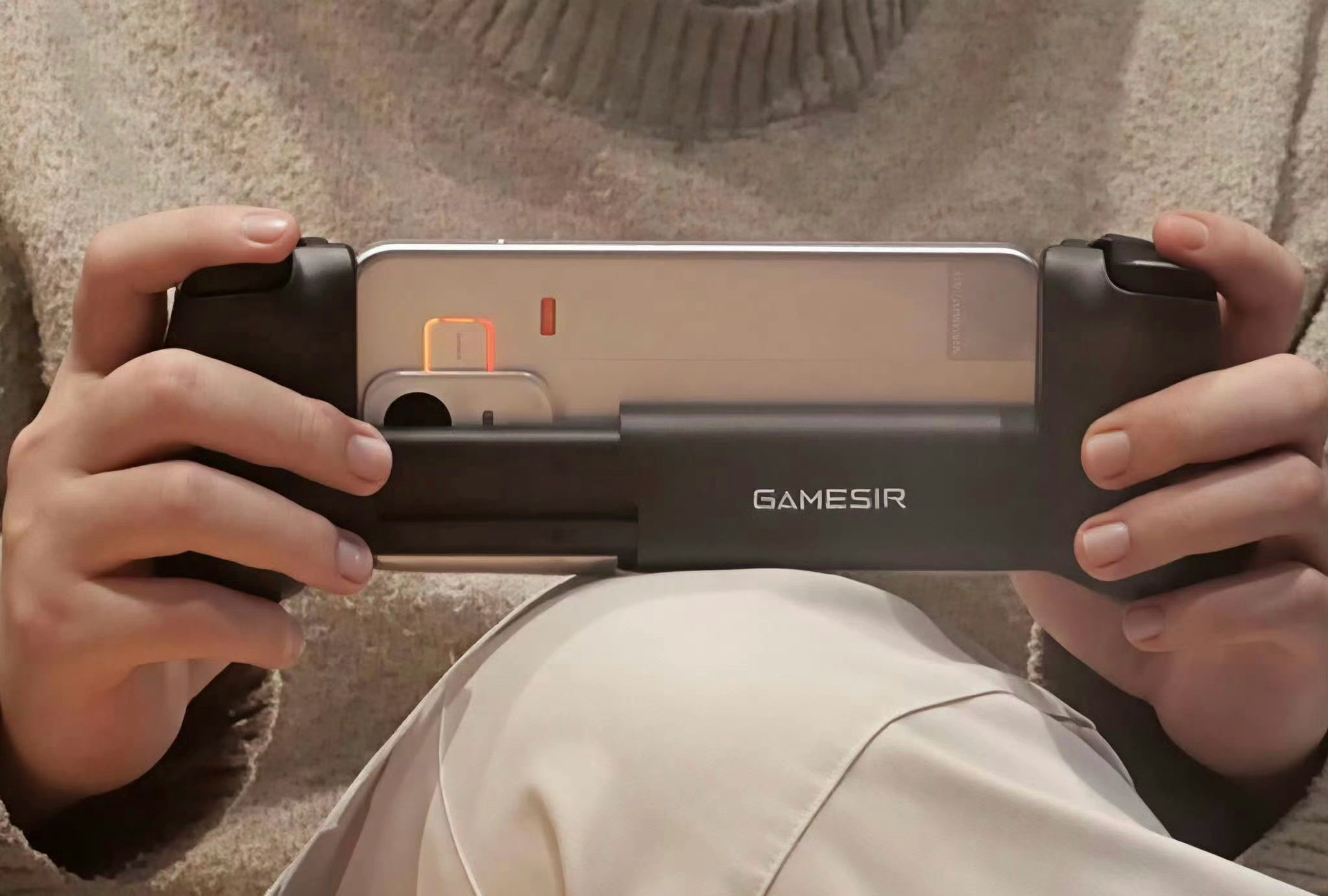 真我Neo8官宣本月见，80W+8K大电池+骁龙8Gen5。三星165Hz+左上