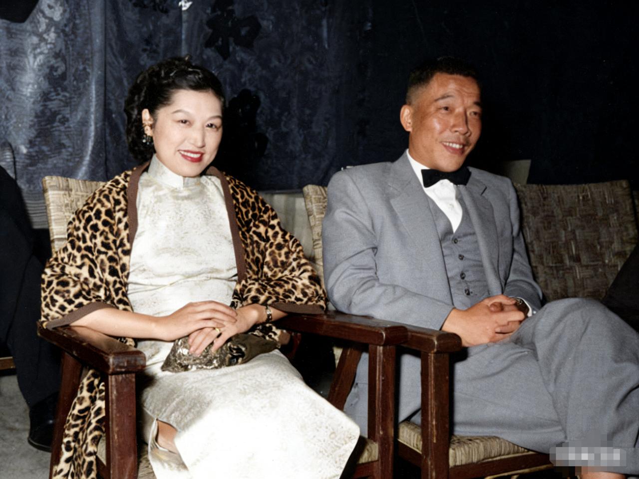 1955年，庾澄庆的妈妈张正芬和父亲庾家麟结婚，作为好友的顾正秋和任显群前来祝贺