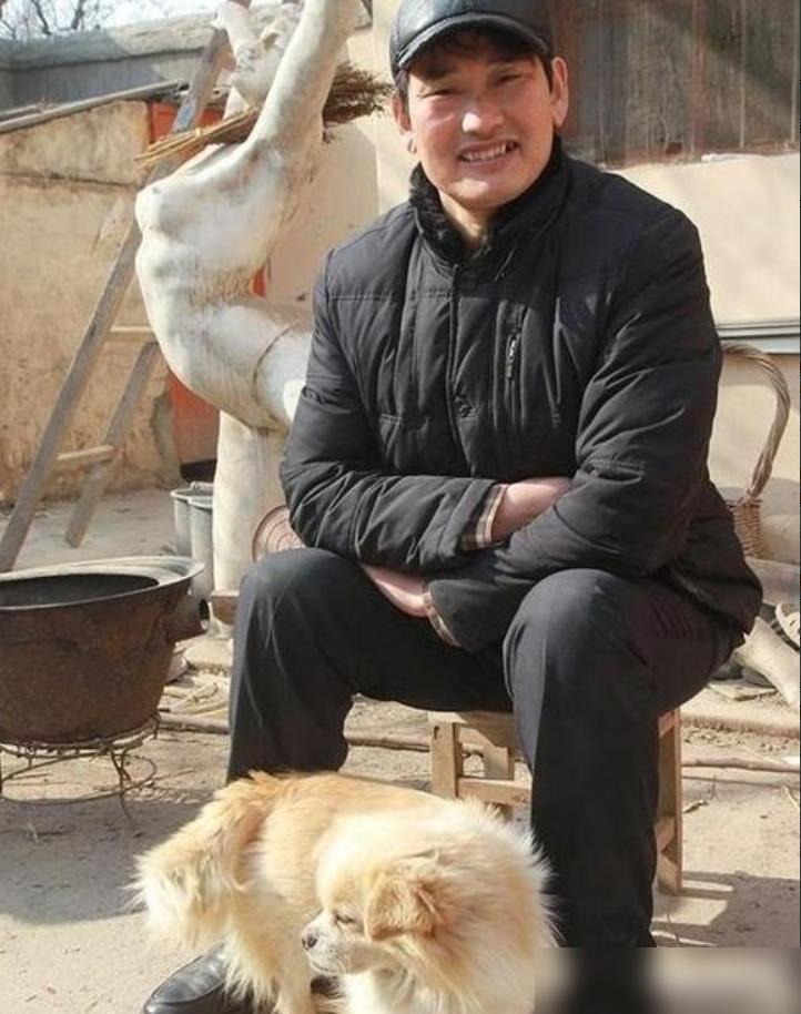 2012年左右，英达采访朱之文，询问道：“我这边有个活动，缺一个唱歌的，你出场费