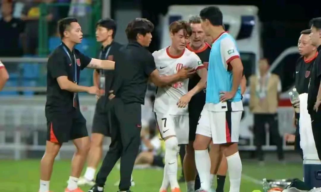 徐正源不是四川足球的恩人！没有必要把徐正源捧得太高，什么没有他就没有蓉城今天的成