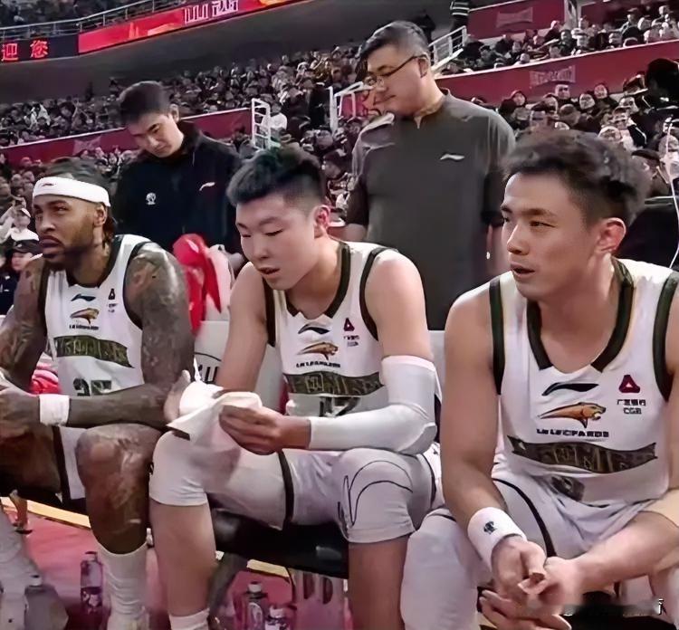 不是双外援，也不是杨鸣使用年轻球员，这才是辽篮客场输给山西队的主要原因。虽然辽