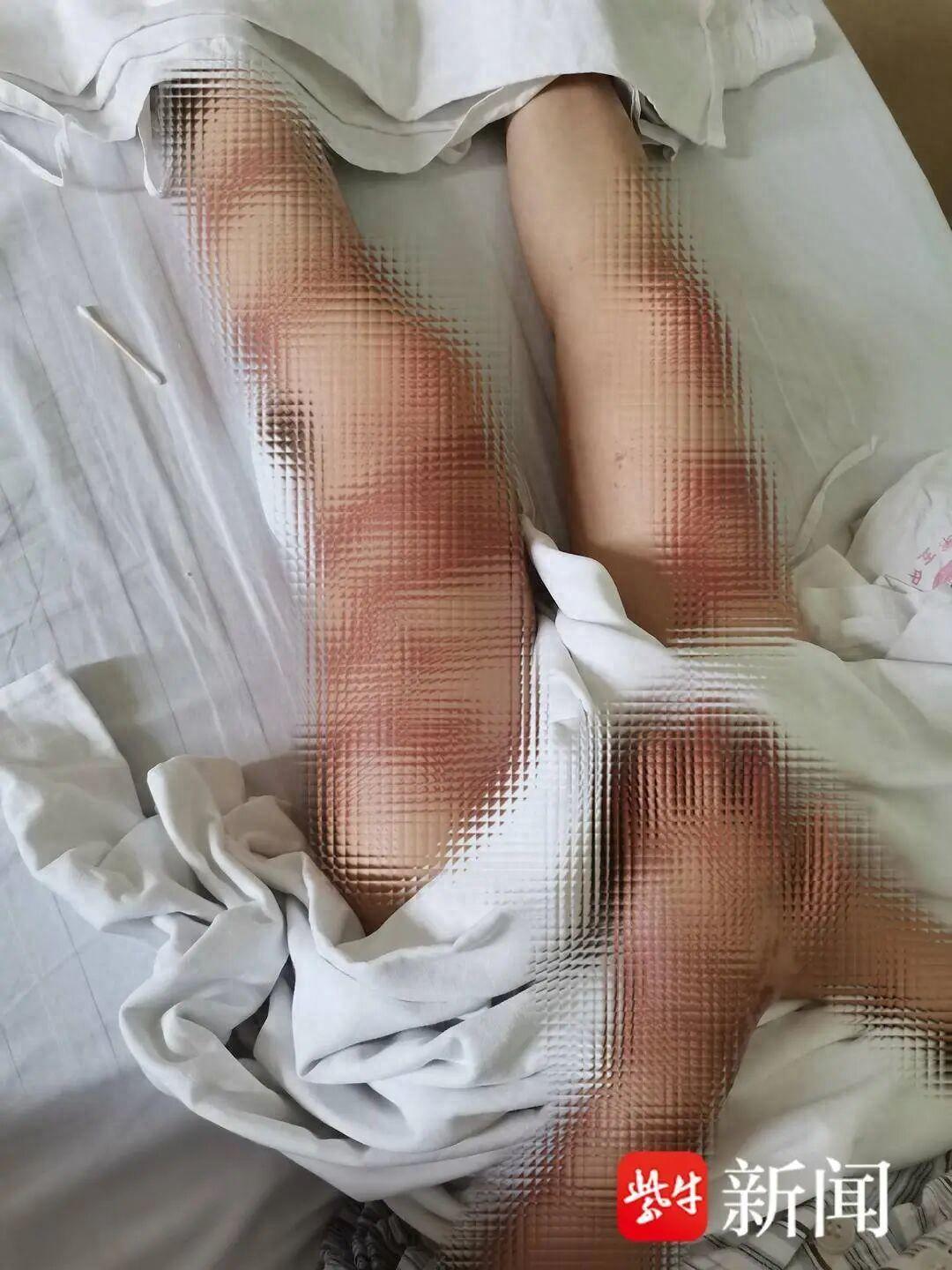 天津，一母亲带一双儿女到景区划定的安全泳区玩水，下水不到10分钟两个孩子先后被海