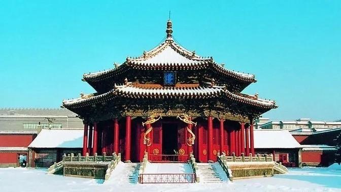 皇太极派孝庄劝降洪承畴，孝庄说洪承畴是忠义之士。洪承畴，明朝万历年间福建