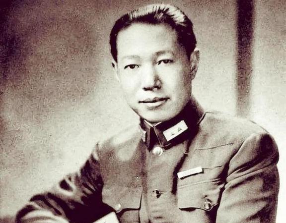 1950年，国军上将熊式辉到香港移民局办手续，对方却说他所持护照是假的，要以“伪