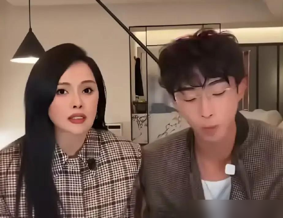 亲儿子当场戳破伊能静的世纪同框美梦！之前伊能静直播直接提议，要和前夫庾澄庆一起，在儿子恩利的音乐会合