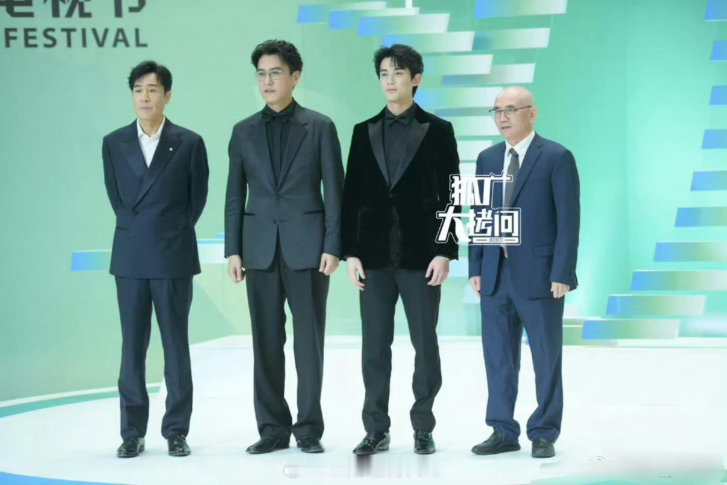 晕，怎么把于和伟衬托的这么娇小。于和伟多高？​​​