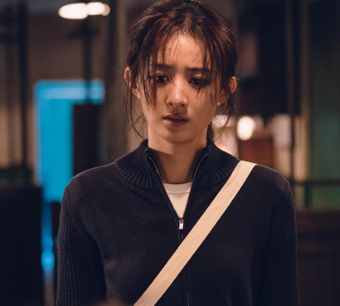 #《在人间》能否为国产悬疑剧破局#赵丽颖领衔主演的新剧《在人间》上线