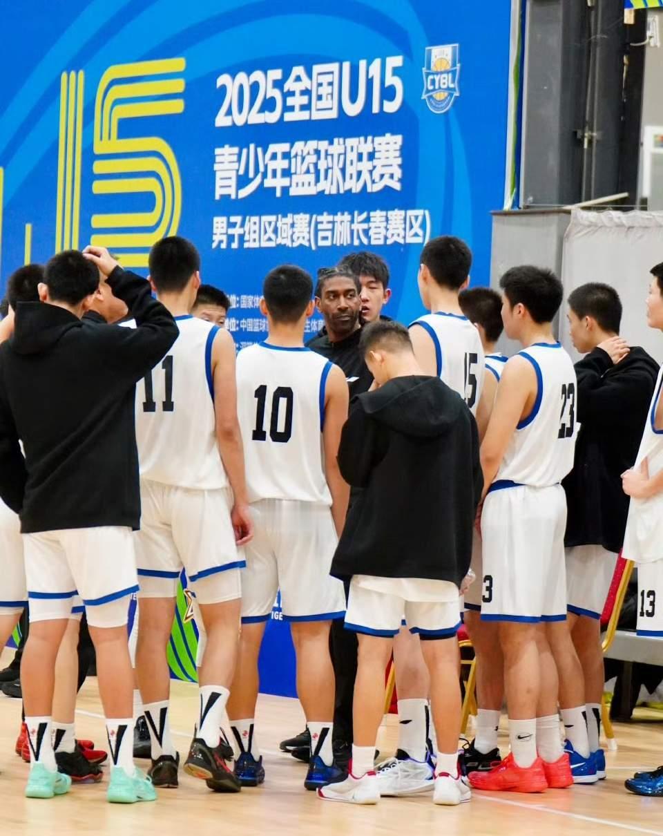 听着是不是挺奇怪？史铭宇，张峻溪，吕安州是辽宁男篮U15青训的主力球员，也代表球