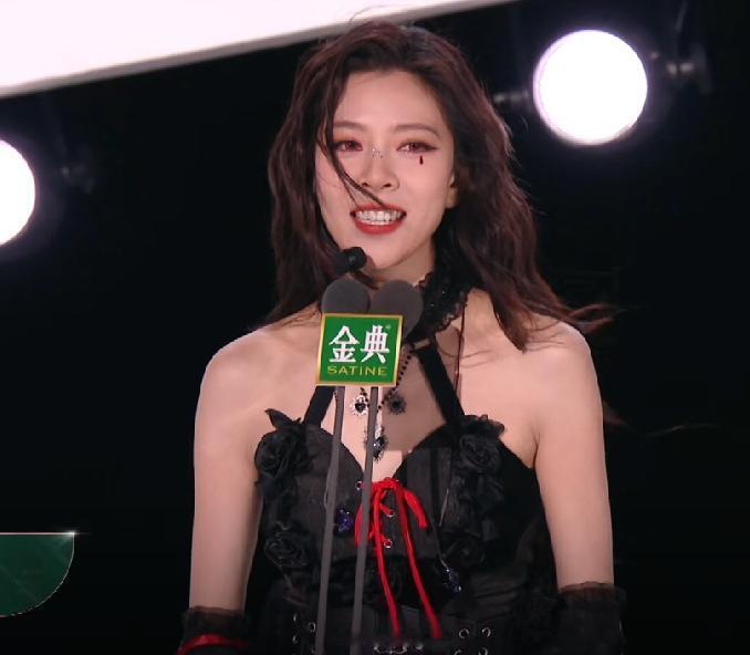 难怪宋妍霏路人缘这么差，她一开口就把所有人都得罪了。 宋妍霏团的《舞娘》乘风