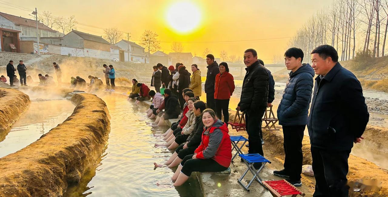 最近河南巩义河洛镇源村村，彻底成了周边的“香饽饽”！村里头不知咋的，突然冒出一处