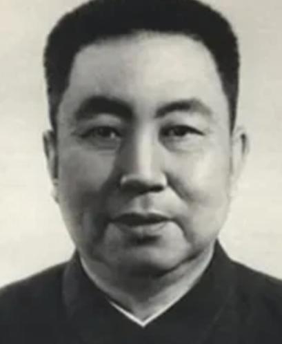 毛主席曾评价华国锋，是他见过最老实的人。不过，令很多人意想不到的是，这个