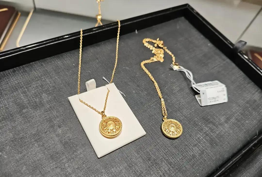 金价翻一倍，我补儿媳金项链元旦那天，我掏一万三买下28克古法八宝罗盘。儿媳