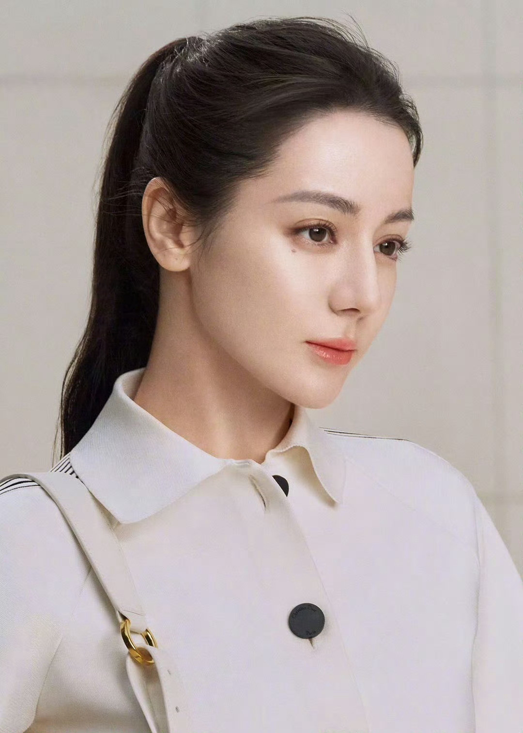 迪丽热巴dior黑白大片这张脸两个字形容：权威🤩​​​