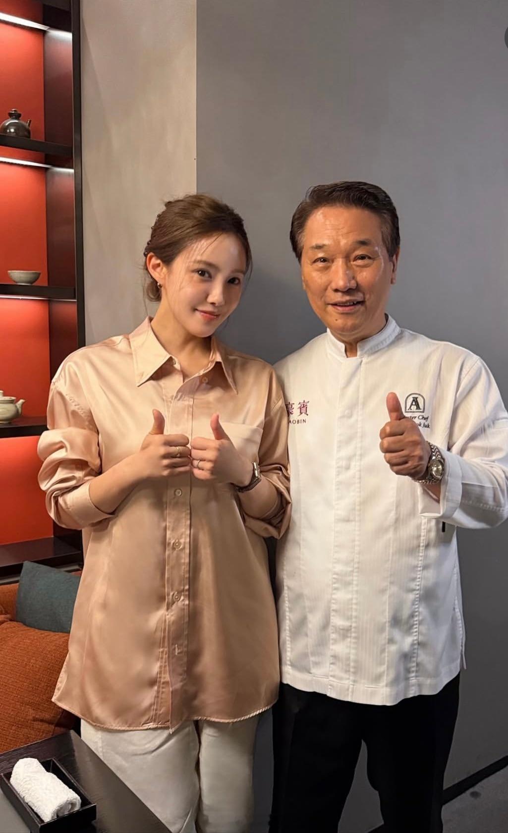穿搭分享连续更新第2913天韩国时尚女生日常搭配朴孝敏韩系穿搭超能新星汇新星v
