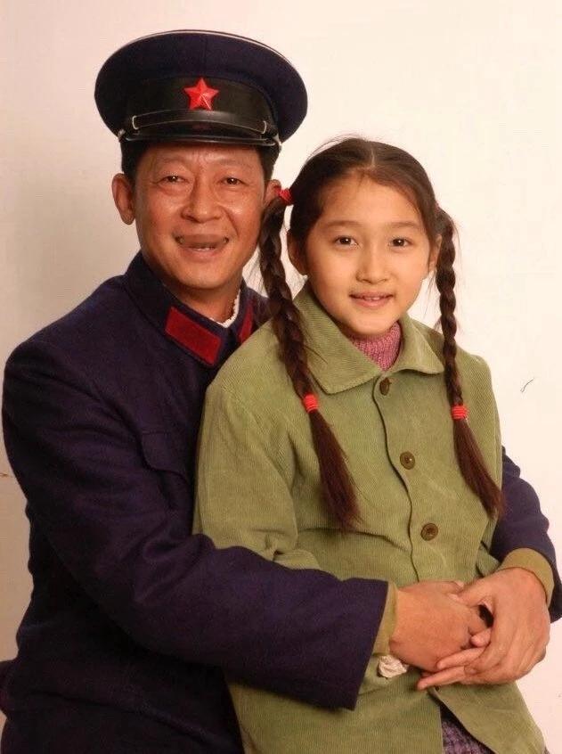 原本以为《大丈夫》是王志文和关晓彤第一次合作演父女，结果后来发现他们更早还有合作