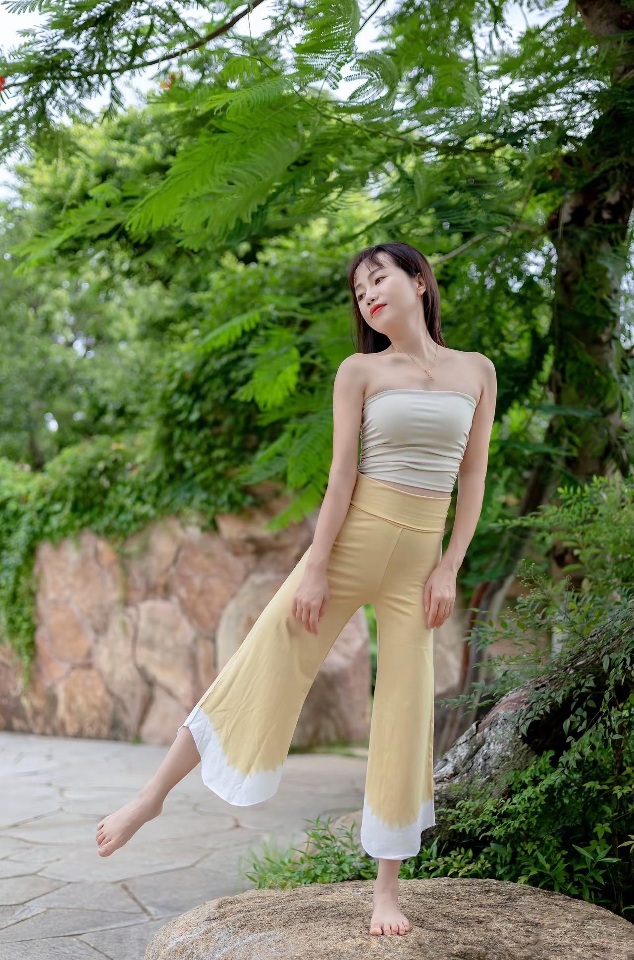 轻纱拂绿意，仙姿步芳尘。你在拼多多买东西质量怎么样瑜伽可以改变一个人的身体形态