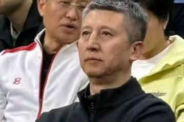 不知道此时此刻郭指导是什么感受？中国男篮预选赛的惨败，像郭昊文这样个人能力突出的