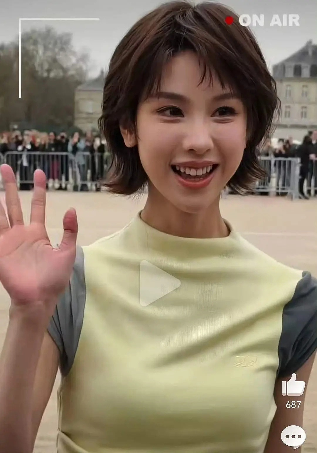 陈都灵抗住了G社的死亡角度，没扛过路人生图