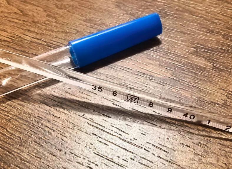 一个时代终结：从2026年元旦起，陪伴几代人的水银体温计正式退出历史舞台。但