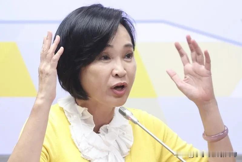 郑丽文这刚当选，柯志恩就急着跳出来找事，郑丽文该怎么处理？这人也太离谱了，
