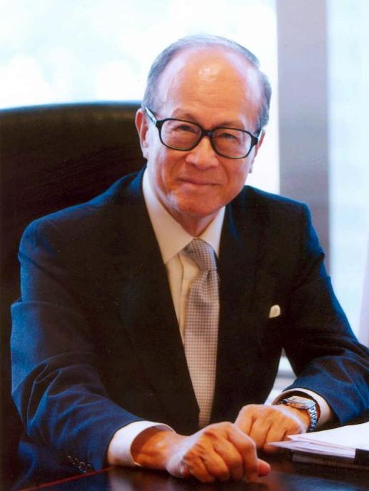 1996年，李嘉诚的儿子李泽钜被世纪悍匪张子强绑架，对方开价要20亿，但李嘉诚的