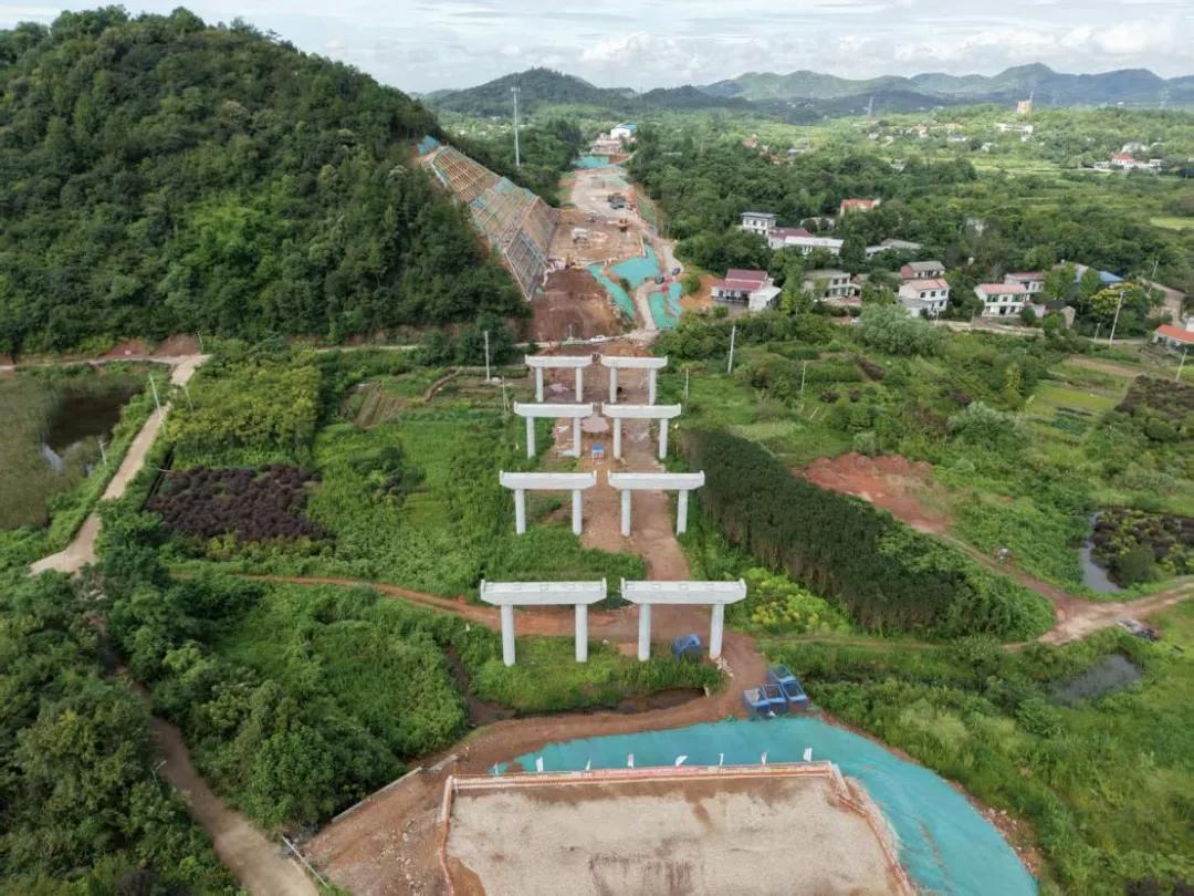 根基既定，虹桥将起！长株潭融城干线G107桥梁桩基施工圆满收官长株潭融城交