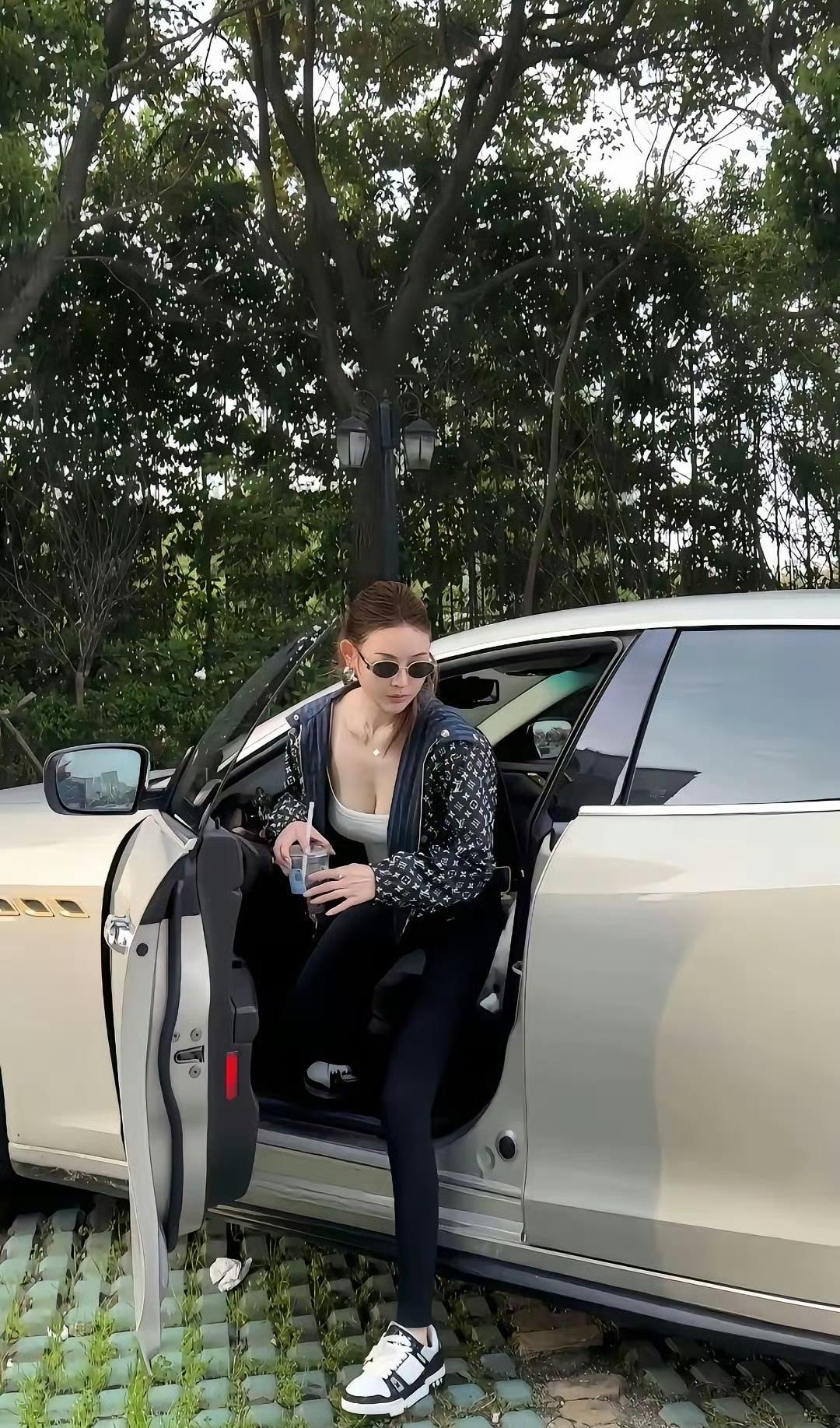 家底没有5千万，怕是不敢这样下车