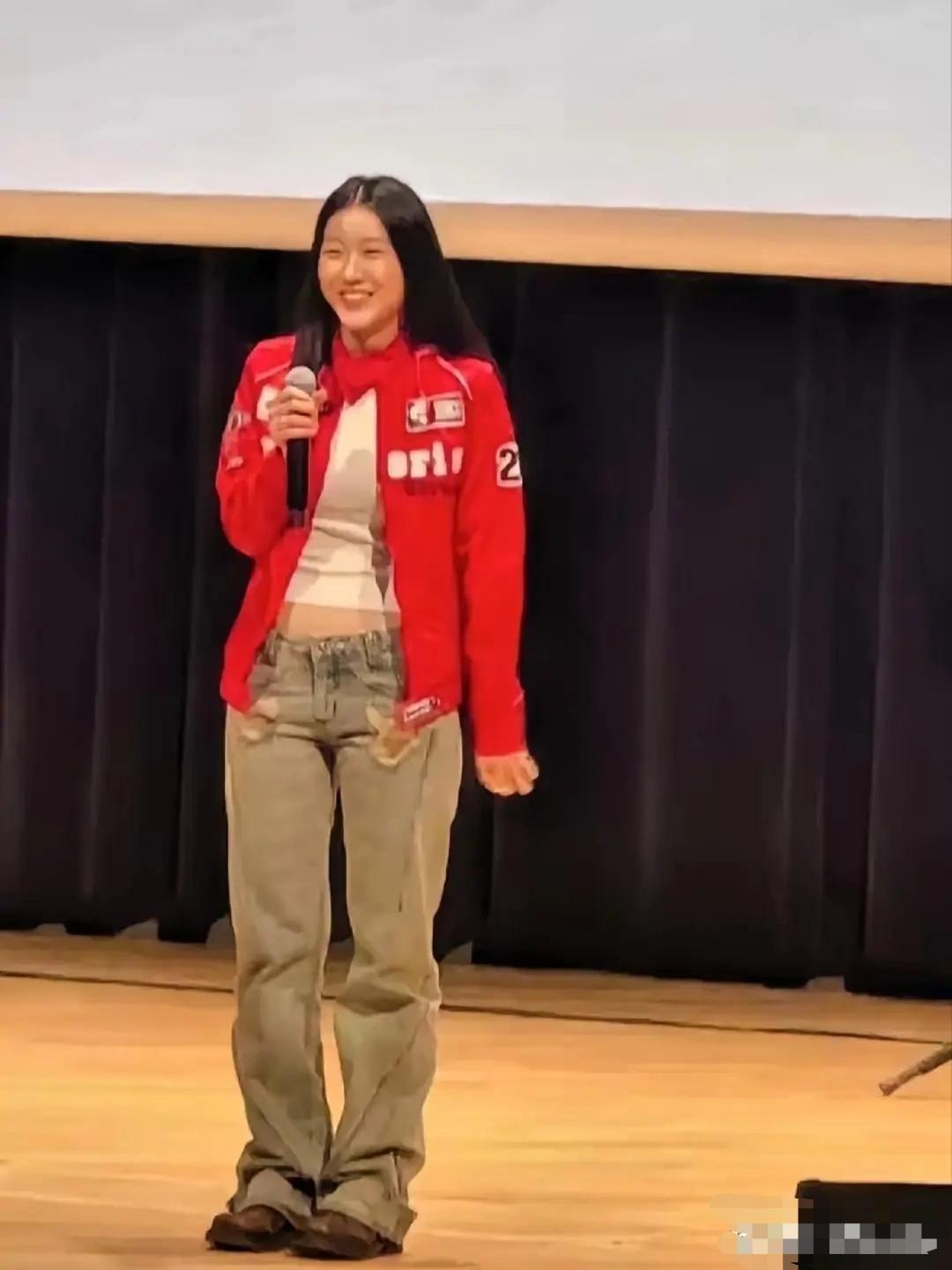 这是陈奕迅的女儿？她妈妈那么会打扮，怎么不给她好好打扮一下啊？