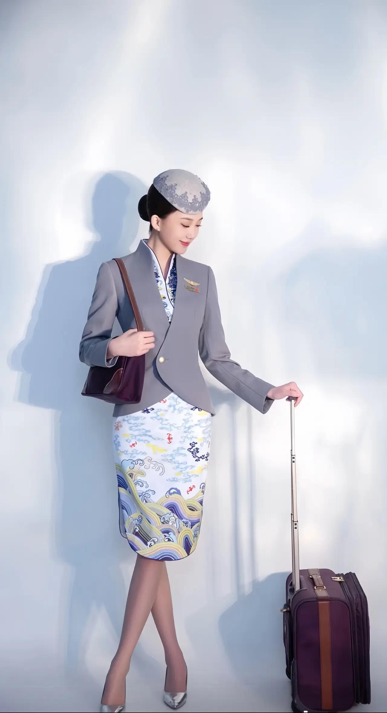 海航空姐为什么空姐需要穿那么性感为啥海航空姐要穿得那么性感？其实