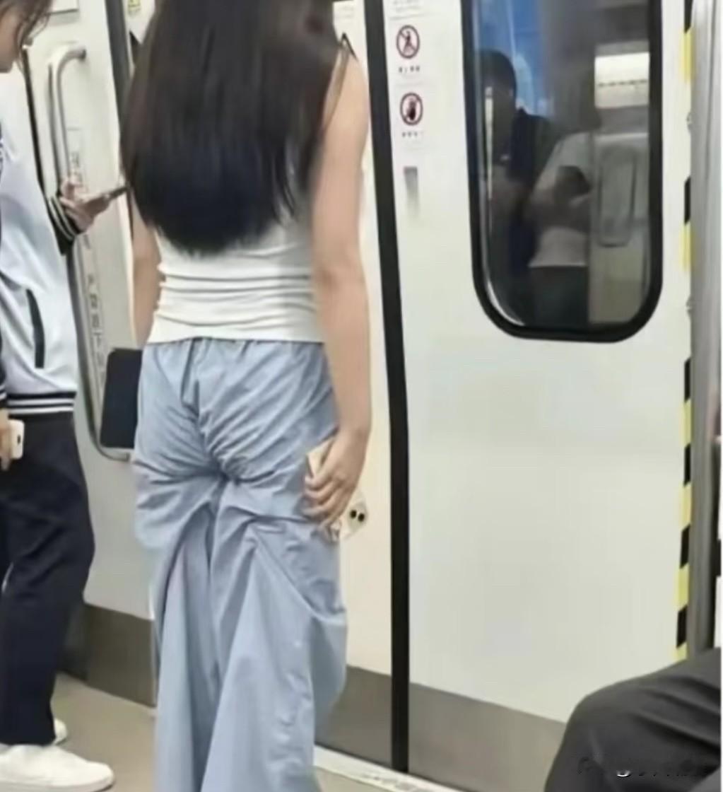抱歉，这位美女能叫“闪电侠”吗？