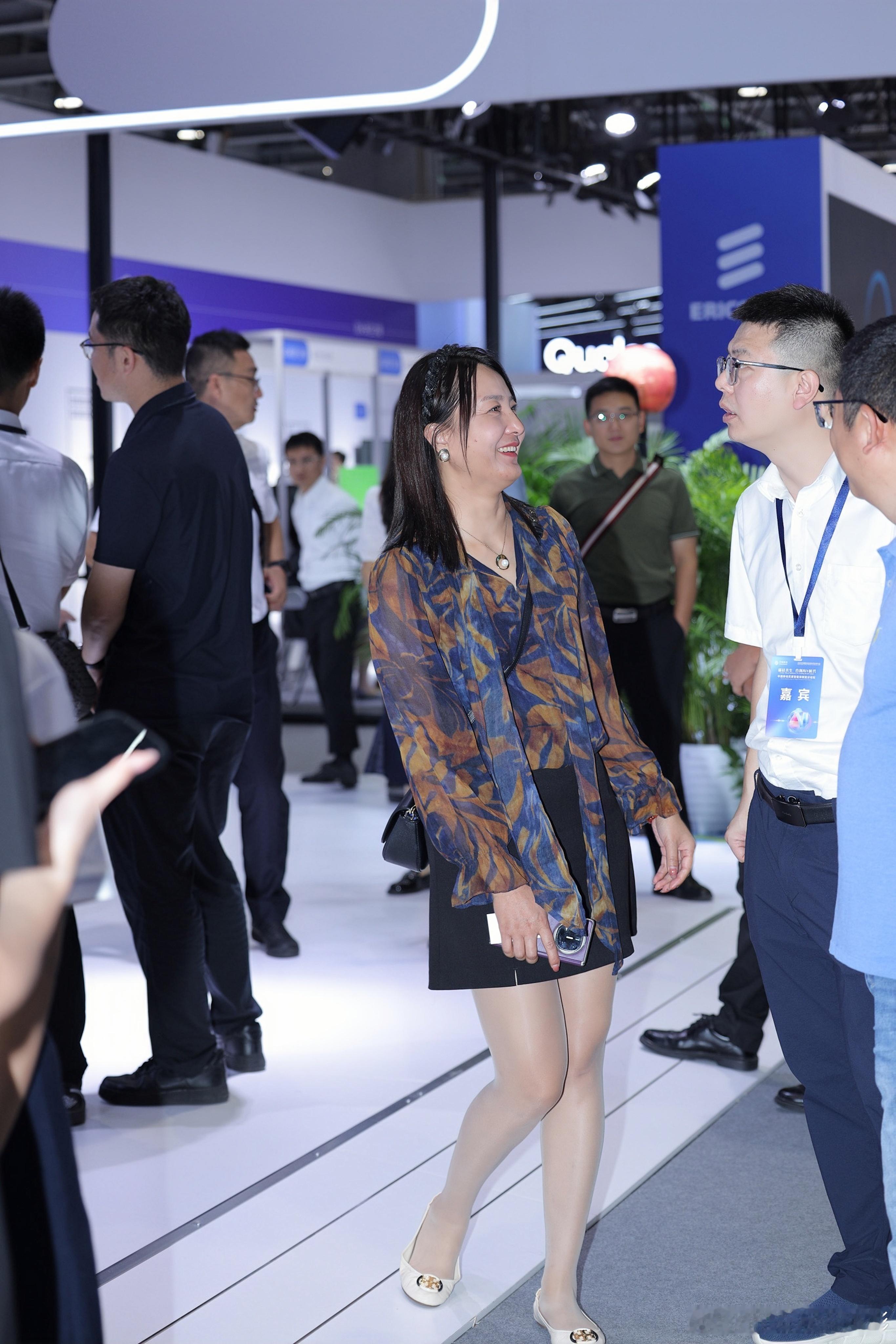 女领导检查工作了职场女性发现你的魅力​​​