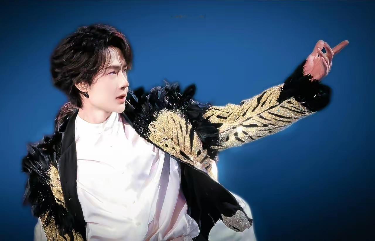 2026年我妥妥被王一博圈粉了！春晚舞台上，他和郭富城的合作堪称经典。郭富城的经