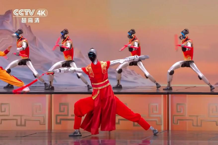 美国坐不住了【新浪财经】2026年央视春晚，是机器人登场密度最高的一届。四家