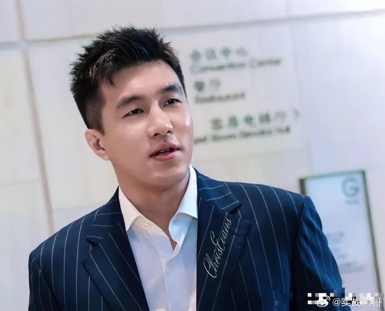 损失惨重！北京时间4月5日晚，国内体育网站直播吧曝出重磅消息：著名后卫郭艾伦近日