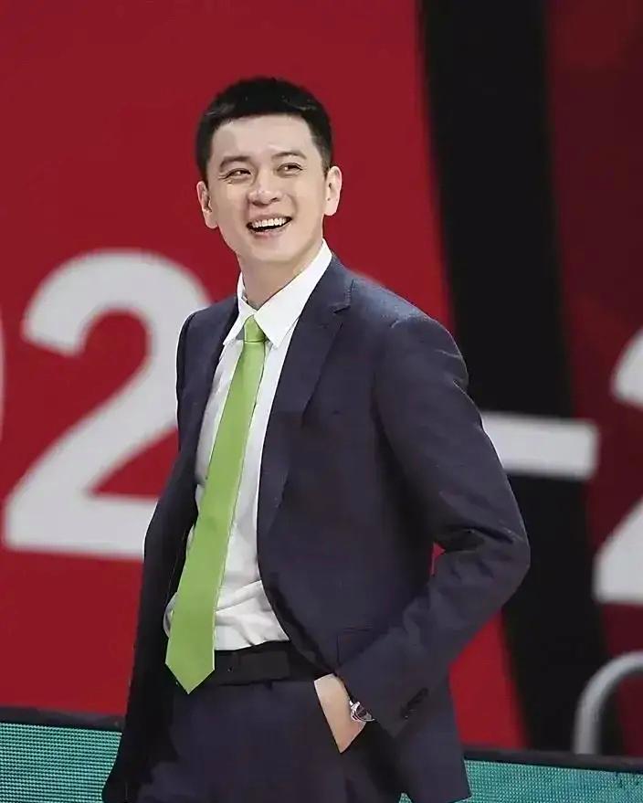 杨鸣教练早就成为人生赢家！！1；辽宁队给出4年1000万元，主教练2；辽