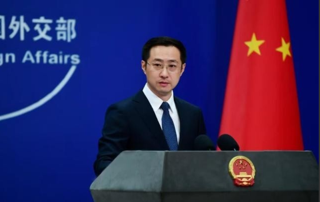 英伟达天塌了！黄仁勋没想到中国居然把事情做的这么绝。话说回来，英伟达在中国市