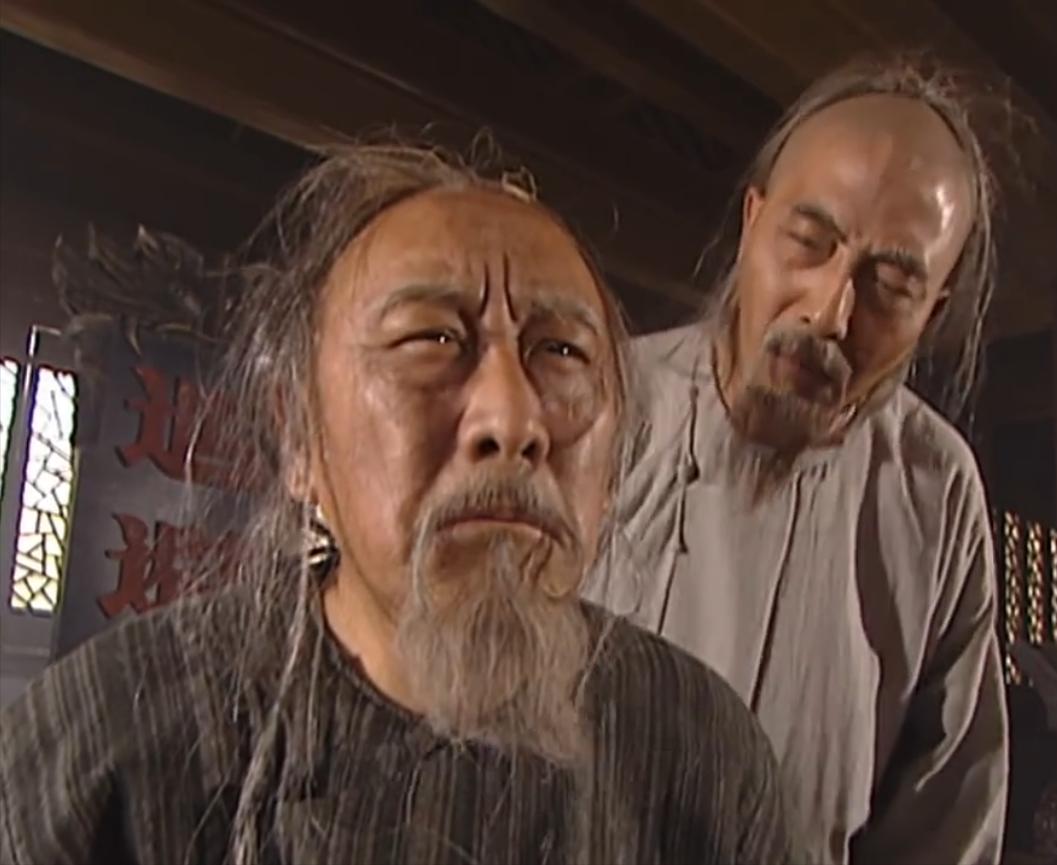 康熙王朝：1697年，康熙亲征噶尔丹，粮草却被烧了。随行囚车中的纳兰明珠，咬了一