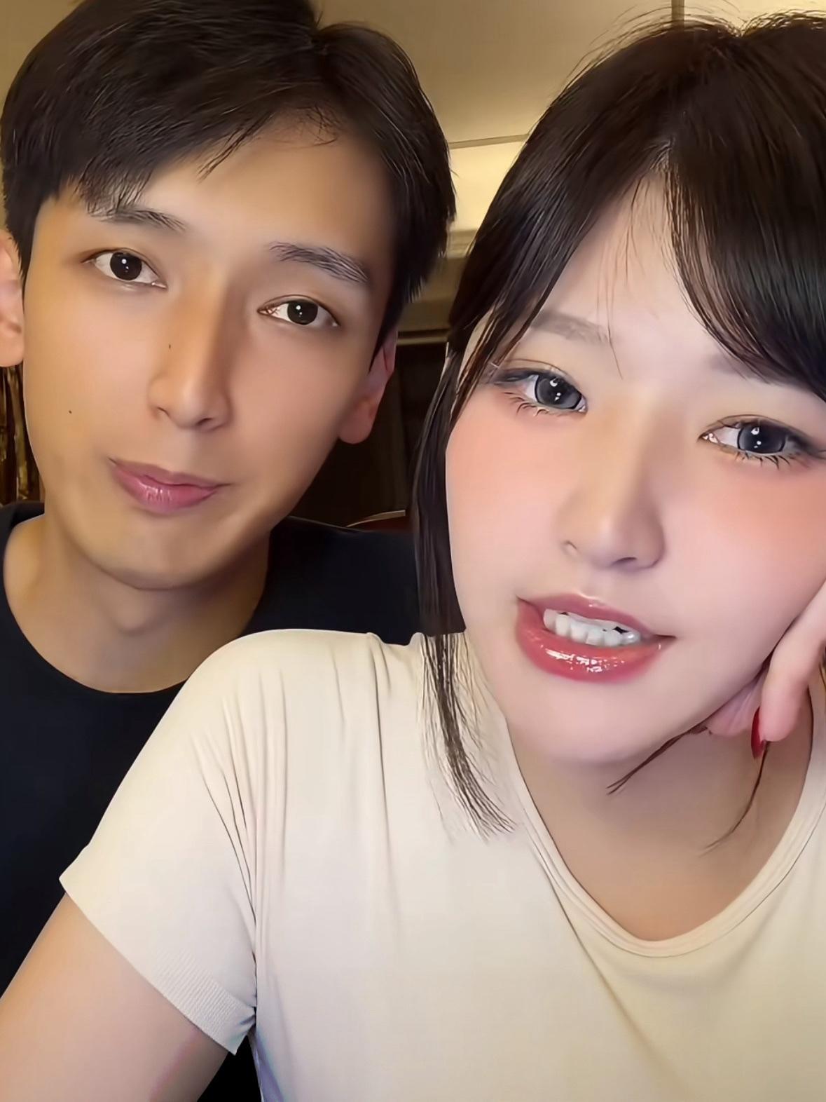 黄一鸣这回，算是彻底把自己给玩脱了。主副号双双被封，往日那股靠着“百万网红”