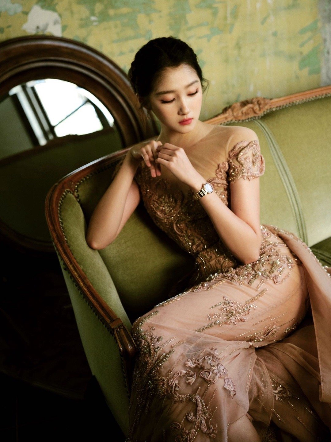 关晓彤知道怎么咕卡了关晓彤也在追喜人谁没经历过听不懂“咕卡”的迷茫？看关晓彤当