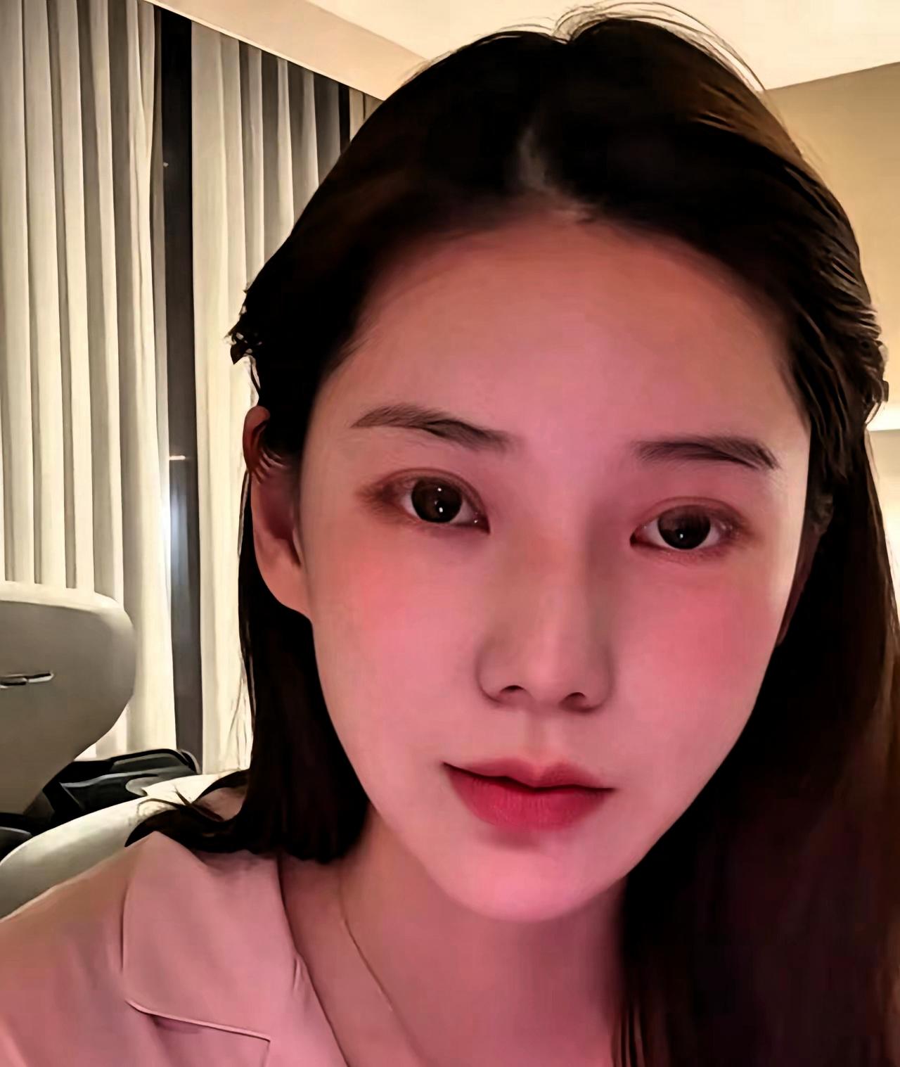 不少网友追着看汪小菲一家日常，被汪宝天真可爱的模样深深打动。随着小家伙人气越来越