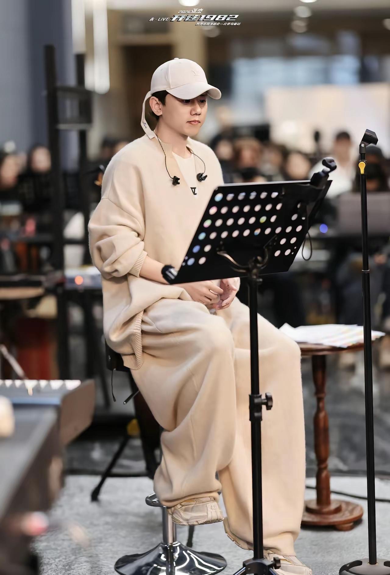 第一次觉得～张杰不土了！还记得前段时间，谢娜为了给张杰“报仇”，主动跳出来，