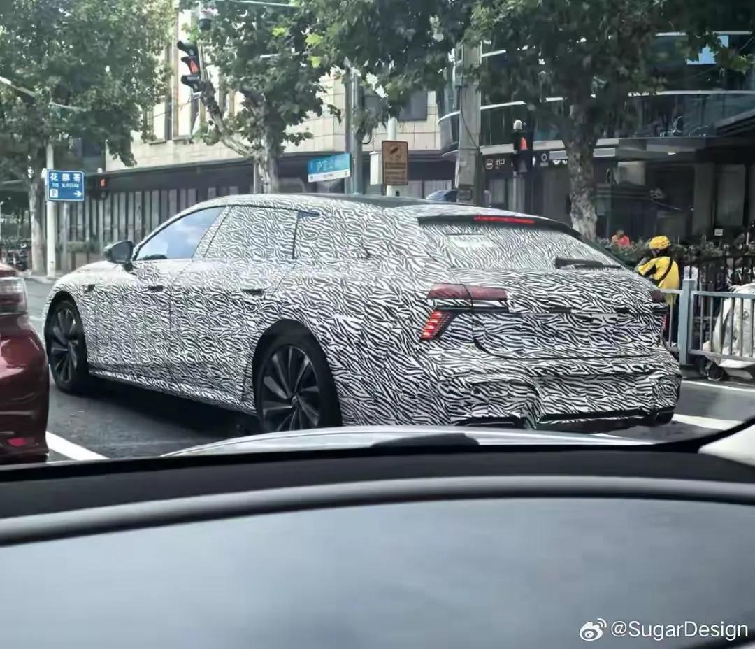 上汽奥迪正在测试一款全新的A7L旅行版轿车，这可能是奥迪首次在中国国产的旅行车。