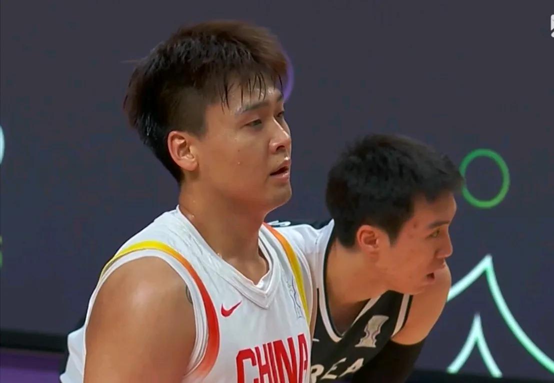 中国男篮挺进四强了，有人说赵睿作为队长，面对韩国这场比赛表现不合格，是因为他最后